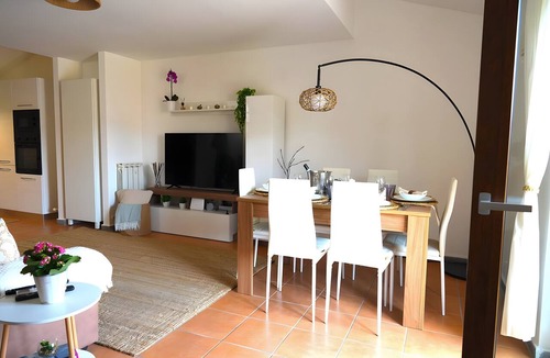 Lake Bracciano Villa | Villa 'Jannuzzi House' with Lake View, Wi-Fi and Air Conditioning