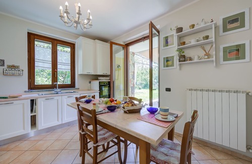 Cellina Villa | Villa La Dolce Vita: Lake Maggiore 3BR, Fenced Garden, Parking near Beaches, Leggiuno, Italy