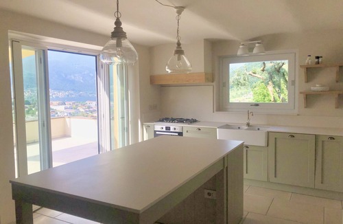 Paratico Villa | VILLA LE FONTANELLE: lake view, pool, air conditioning, Netflix, wifi, BBQ