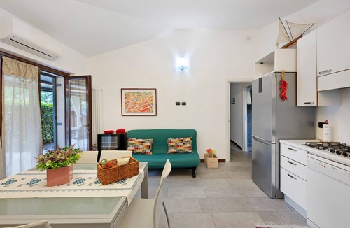 Calmasino Villa | Villa Lucrezia – 4 guests in Bardolino, Lake Garda – Pool, Garden, Parking, Pets Welcome