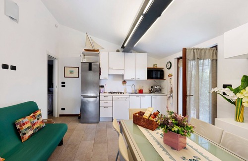 Calmasino Villa | Villa Lucrezia – 4 guests in Bardolino, Lake Garda – Pool, Garden, Parking, Pets Welcome