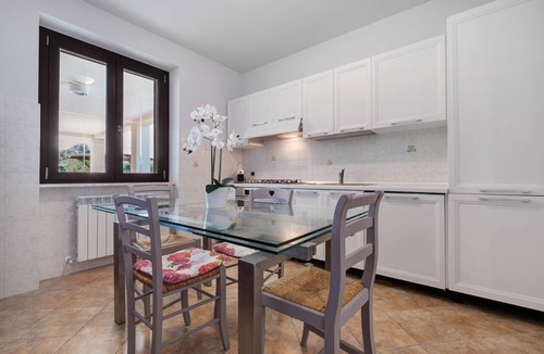 Bolsena Apartment | Villa 'Luxury Apartment Lake View' with Lake View, Private Terrace and Wi-Fi