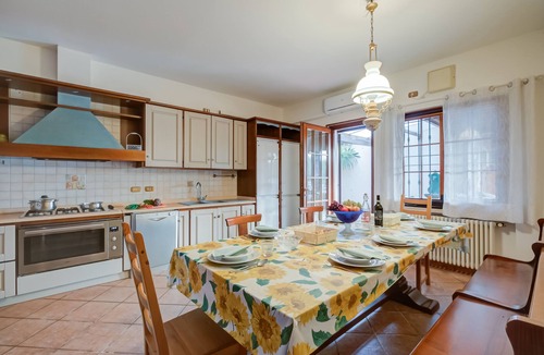 San Benedetto di Lugana Villa | Villa Oasi with Private Pool BBQ & Garden near Sirmione, Sirmione, Italy