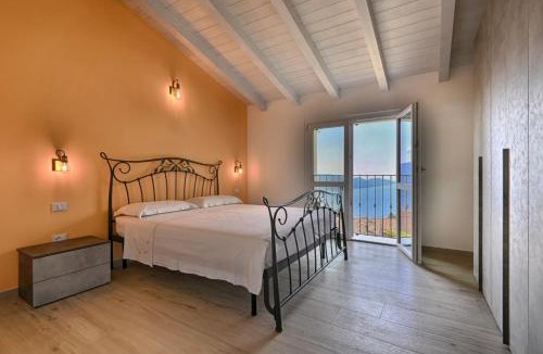 Gardola Villa | Villa Pineta - Theater Home