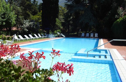 Malcesine Apartment | Villa Sopri - directly on the lake, with beautiful garden and pool CIN IT023045B4Y9EMQA9O