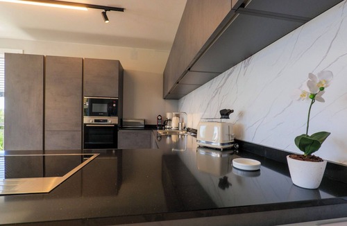 Cresseglio Apartment | Villa Spa Nipotine Casa Sorelle by Lago Reisen