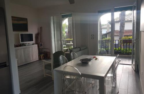Lido di Spina House | Villa Su 3 Piani Con Giardino