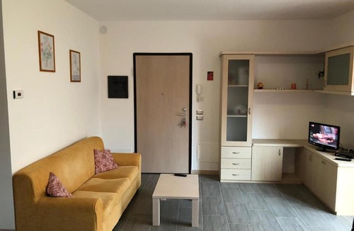 Sorico Villa | Villa Venezia- Lake Como Oasis - AC, Private Garden & Garage Box