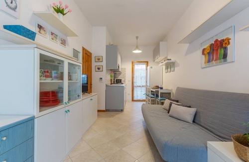 Lido di Spina Apartment | Villa with garden on two levels (ground floor and first floor) with internal stairs.In 70 square meters of space, it comfortably accommodates 6 people with two bedrooms (one with a double bedroom, one with two single beds) and a double sofa bed in the li