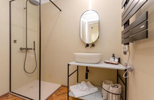 Gioia Apartment | VivimiHome - Lusso Segreto tra Centrale e Isola