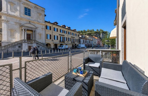 Arona Apartment | Volo Di Gabbiani: Lakefront Arona Flat with Terrace, Arona, Italy