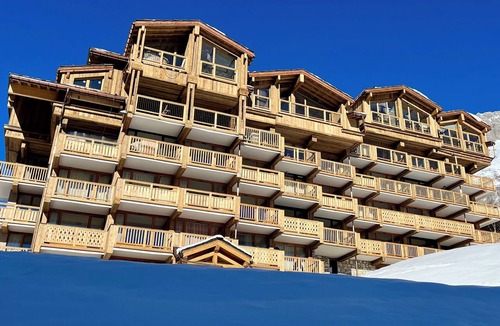 Val-d'Isere Apartment | Wellmaintain sunny 3-room apartment in quiet residence with superb mountain view