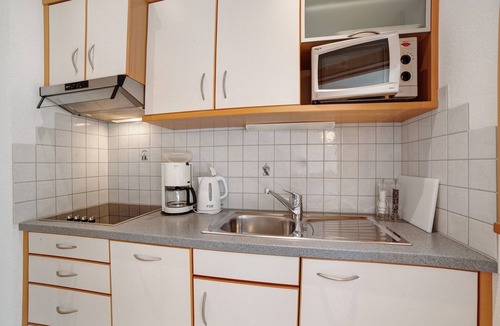 Lagundo Apartment | Wiedmairhof Apartment 'Morgenduft' with South-facing balcony, Shared Terrace and Garden and Wi-Fi