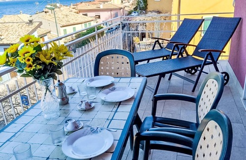 Magugnago Apartment | Wohnung Casa Kiara nur 20 Meter vom See by Interhome