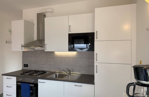 Manerba del Garda Apartment | Wohnung in Solarolo mit privatem Parkplatz by Interhome