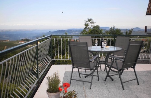 Dogliani Apartment | Wohnung "Unglaubliche Aussicht" by Interhome