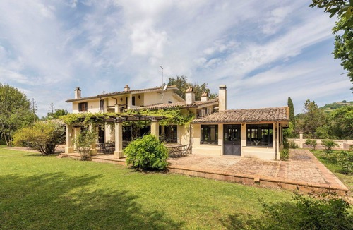 Campagnano di Roma Villa | Wonderful private villa for 10 people with A/C, WIFI, private pool, hot tub, TV and patio