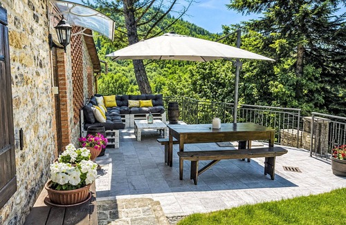Starda Villa | Wonderful private villa for 5 people with WIFI, TV, patio, pets allowed and panoramic view