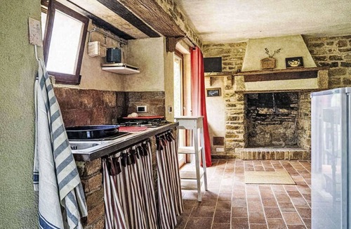 Montelovesco Villa | Wonderful private villa for 10 people with WIFI, private pool, TV and pets allowed