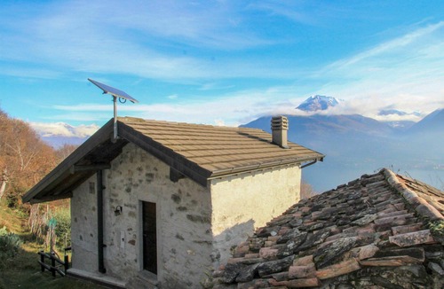 Cremia House | Wonderful private villa for 2 guests with TV, terrace and pets allowed