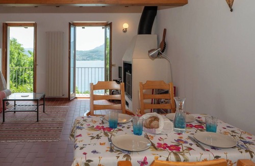 Cannero Riviera House | Wonderful villa for 4 guests with WIFI, TV, balcony and pets allowed
