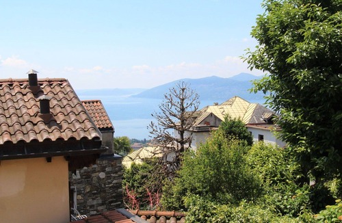 Arizzano House | Wonderful villa for 5 people with WIFI, TV and balcony