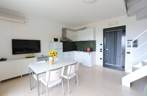 Val di Sogno Apartment | Zwei-Zimmer-Wohnung mit Seeblick by Interhome