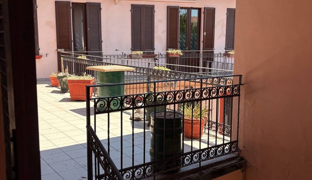 15 minutes from Malpensa Airport and 20 minutes from Milano Rho Fiera