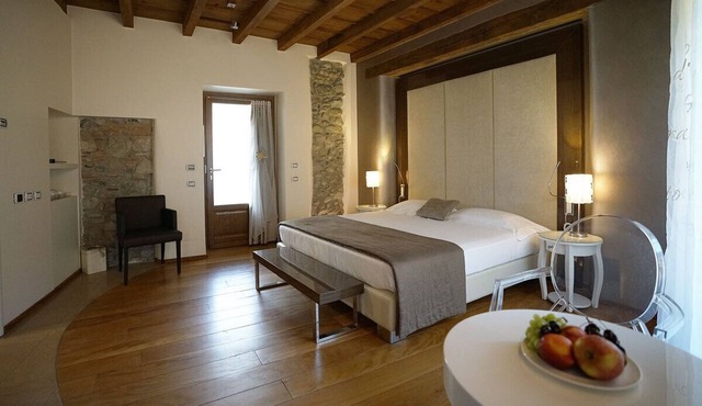 1711 Luxury Guest House