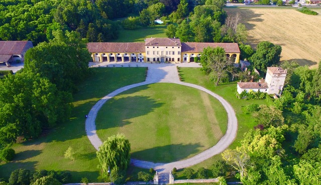 17th Century Venetian Villa with private Pool and park
