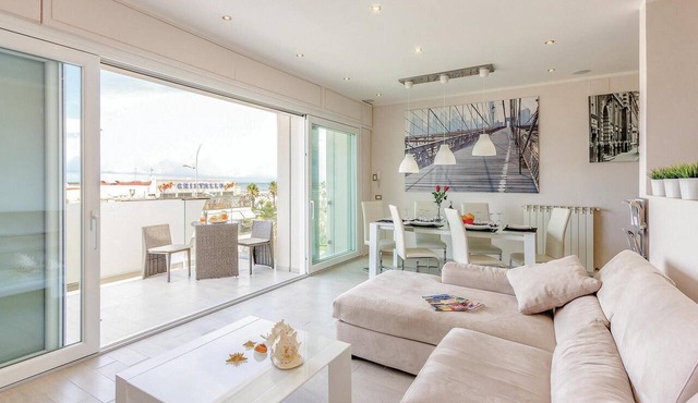 2 bedroom awesome apartment in Lido di Camaiore (LU)