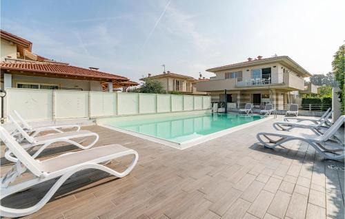2 Bedroom Nice Apartment In Puegnago Sul Garda