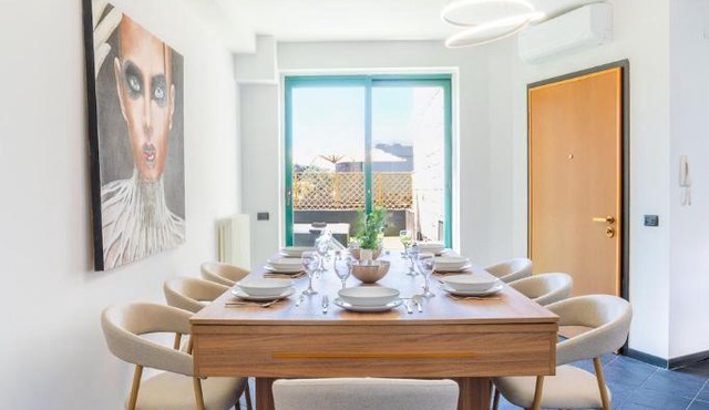 4 BD with SPA near center Private parking