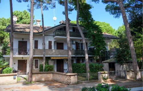 5 Bedroom Gorgeous Home In Marina Romea