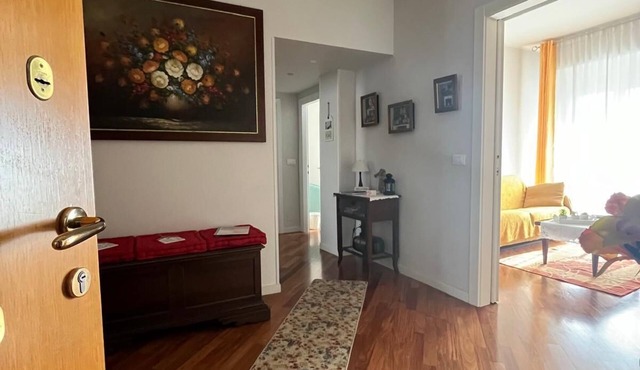 A FEW STEPS FROM THE RED LINE SUBWAY, COZY ONE-BEDROOM APARTMENT 4 PT BED