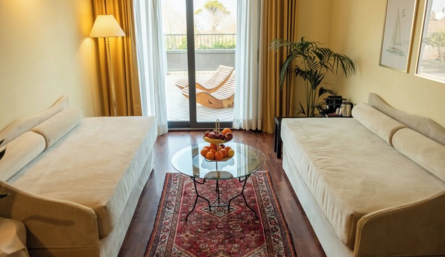 Admiral Hotel Villa Erme