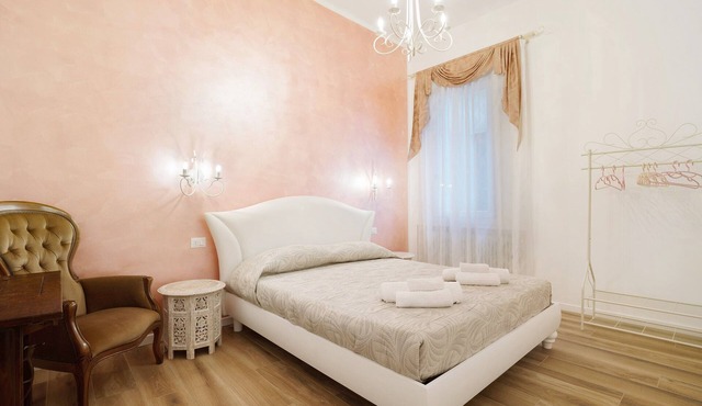 Airoldi Palace Apartment: Comfort Between Sea and City