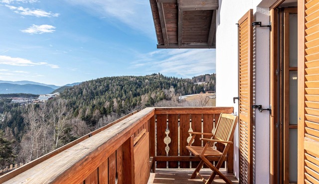 Alpin Farm Linde: Mountain Views, Shared Garden & Wi-Fi on a South Tyrolean Farm