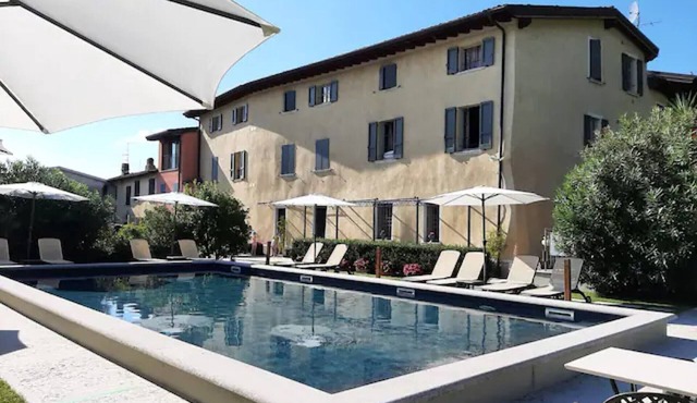 Apartment 'Villa Antica Torre Boccaccio' with Shared Pool, Wi-Fi and Air Conditioning