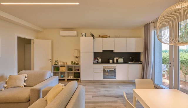 Apartment 'Appartamento Alessandra' with Lake View, Wi-Fi and Air Conditioning