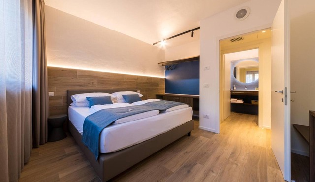 Apartment 'Boutique Blue' with Balcony, Wi-Fi and Air Conditioning