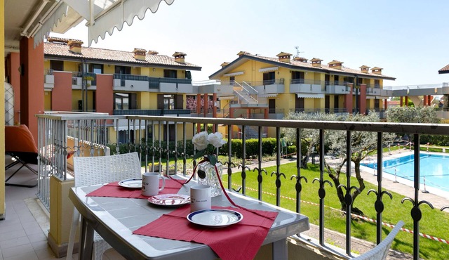 Apartment 'Giglio Sirmione' with Shared Pool, Wi-Fi, and Air Conditioning