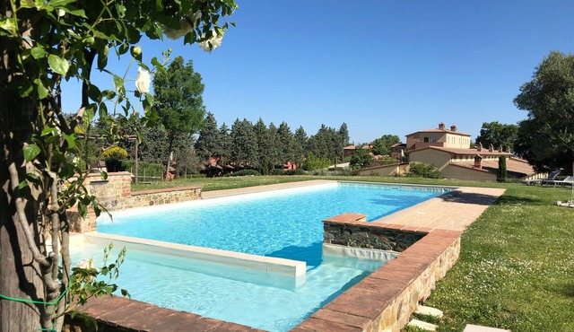 Apartment In A Hotel "Villa Cielo" with Shared Pool, Private Terrace & Wi-Fi