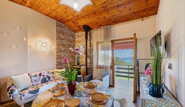 Apartment 'Casa Bell Tramonte' with Lake View, Balcony and Wi-Fi