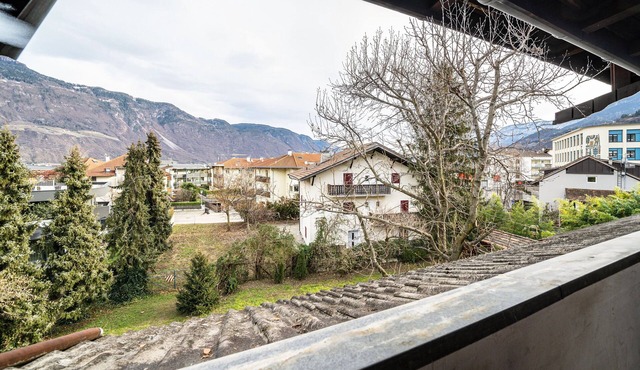 Apartment 'Jörg' with Large Shared Garden, Wi-Fi, and Optional Private Pool Use