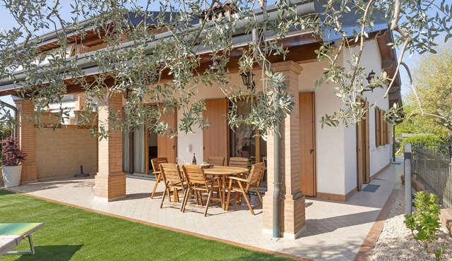 Apartment 'Katy Lake Rosmarino' with Private Terrace, Wi-Fi, and Air Conditioning