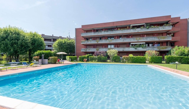 Apartment 'La Casa Di Luca' with Shared Pool, Wi-Fi and Air Conditioning