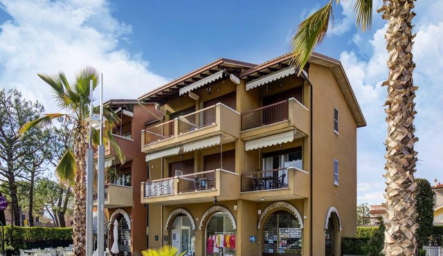 Apartment near Lake Garda with Pool