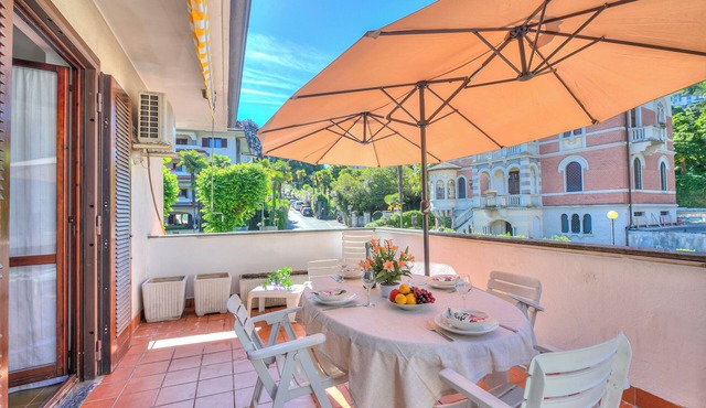 Appartamento Gaya 2BR with Terrace, Stresa, Italy