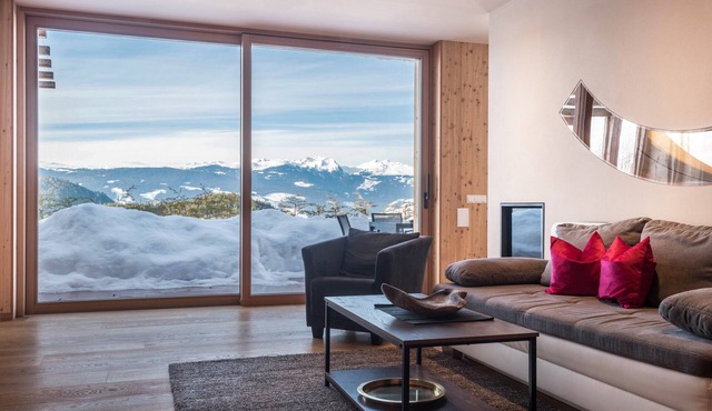 Aura Chalets No 3 Apartment with Mountain View, Wi-Fi & Garden